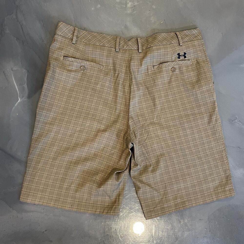 Under Armour Performance Golf Shorts Tan Plaid Casual Mens Size 38 Flat Front - Picture 6 of 7